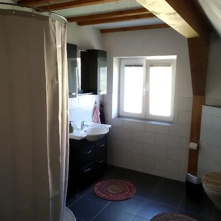 شقة Schone, Gepflegte Ferienwohnung In Ostseenahe *