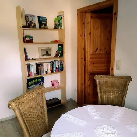 Schone, Gepflegte Ferienwohnung In Ostseenahe *